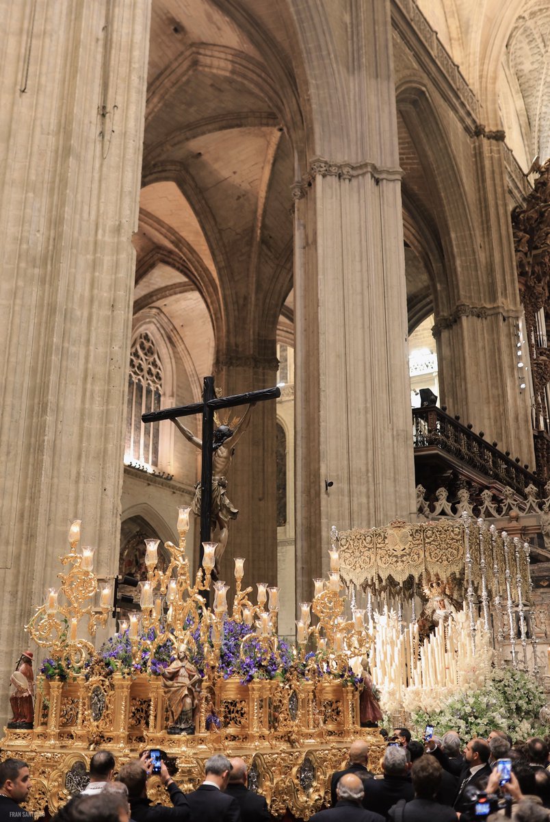 La Esperanza de Triana y El Cachorro.

#IICongresoHdadesSevilla