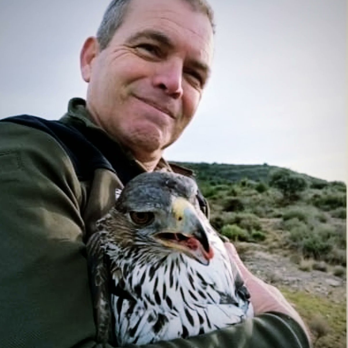 aaffaragon's tweet photo. Hoy es un día muy triste para l@s #AgentesProtecciónNaturaleza y amantes de la naturaleza aragonesa.

Lamentamos el fallecimiento de José Damián Moreno, un compañero extraordinario, que ha servido de ejemplo e inspiración para much@s de nosotr@s.

Te echaremos de menos Damián. https://t.co/MRYPRKJpU7