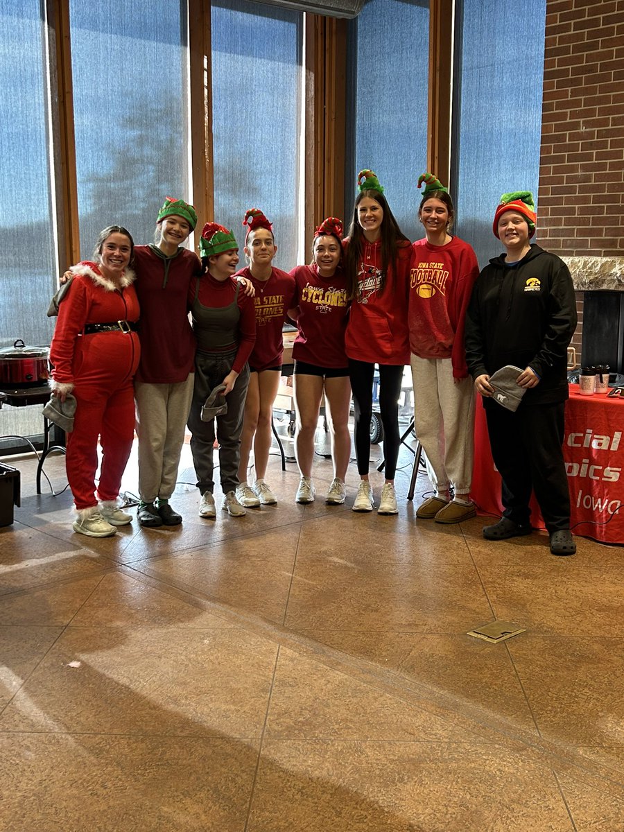 jsl1021's tweet photo. Congrats to @msdrexler25 and @AnkenySouthview for winning the costume contest at the Polar Plunge today! Great job participating! Santa and her little elves! https://t.co/9eQc2b5gcD