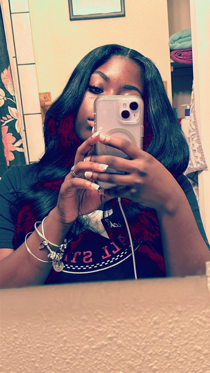 jazzyyyyy_____'s tweet photo. 🫠 https://t.co/HDPxzDkHrm