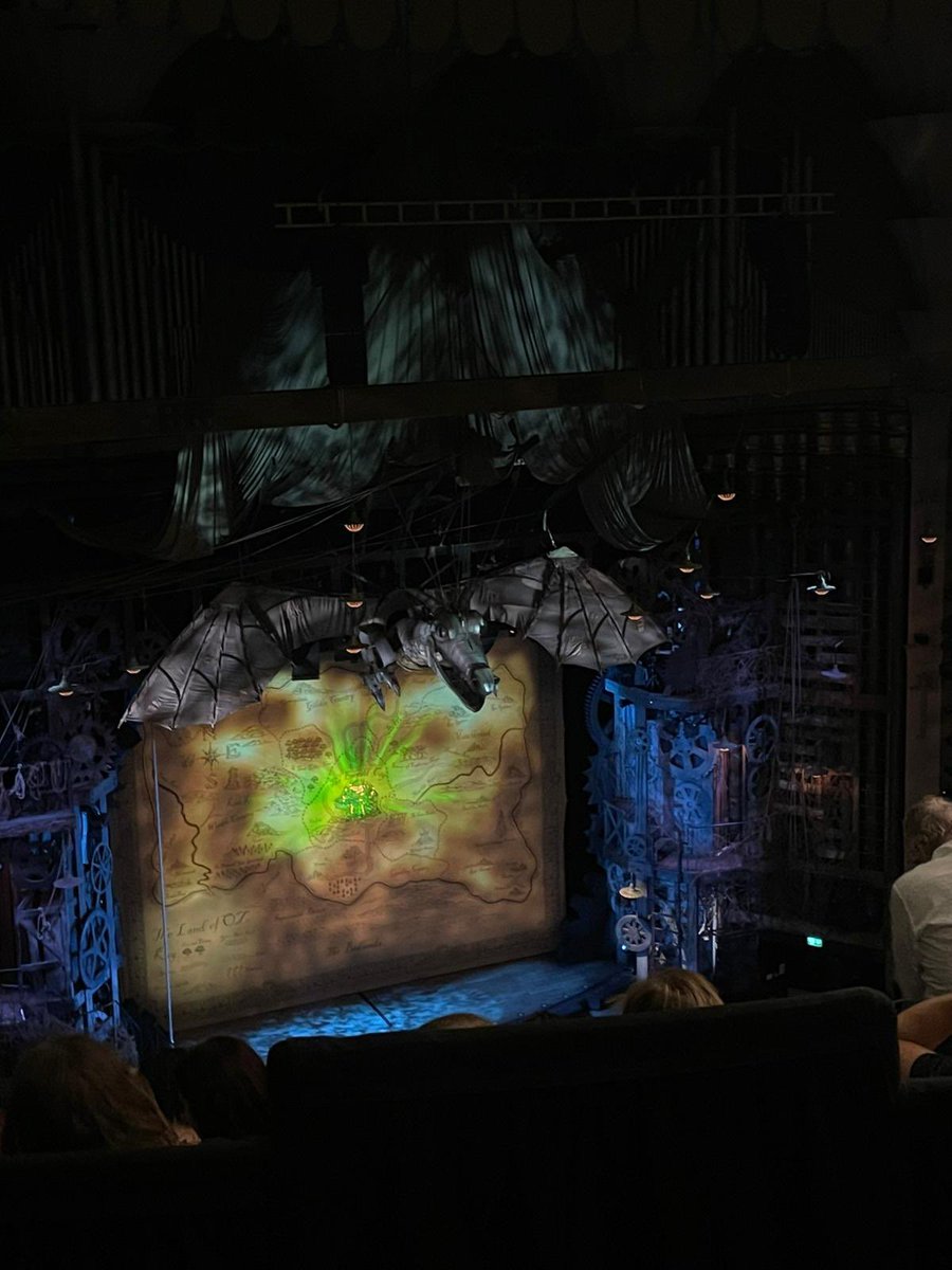 alex_ardron's tweet photo. Wicked in London is wicked!!! 👍🏻 https://t.co/k51xzG3ndx
