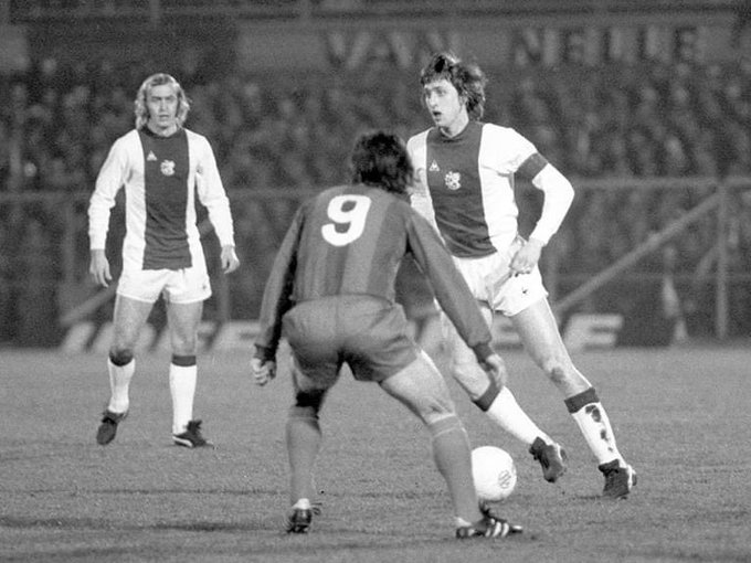 MagiaresMagicos's tweet photo. 🇳🇱 Cruyff contra el Bayern de Múnich https://t.co/yHpj9VMIoo