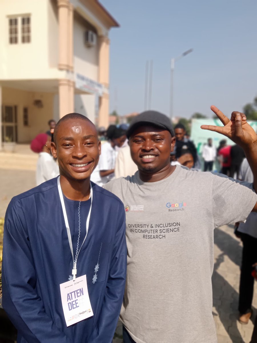 ahmadyusuf_19's tweet photo. Had a great time with @StephenDache at Devfest lokoja 2024
#DevFest2024 
@gdglokoja https://t.co/CFDCCHRlkd