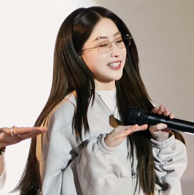 There are 3 days left until the end of voting. Come on, Yobie. Let's give it our best.

Please, retweet and reply with tag for Yoko 💞

I vote #YokoApasra for #PopGoldenAwards2024