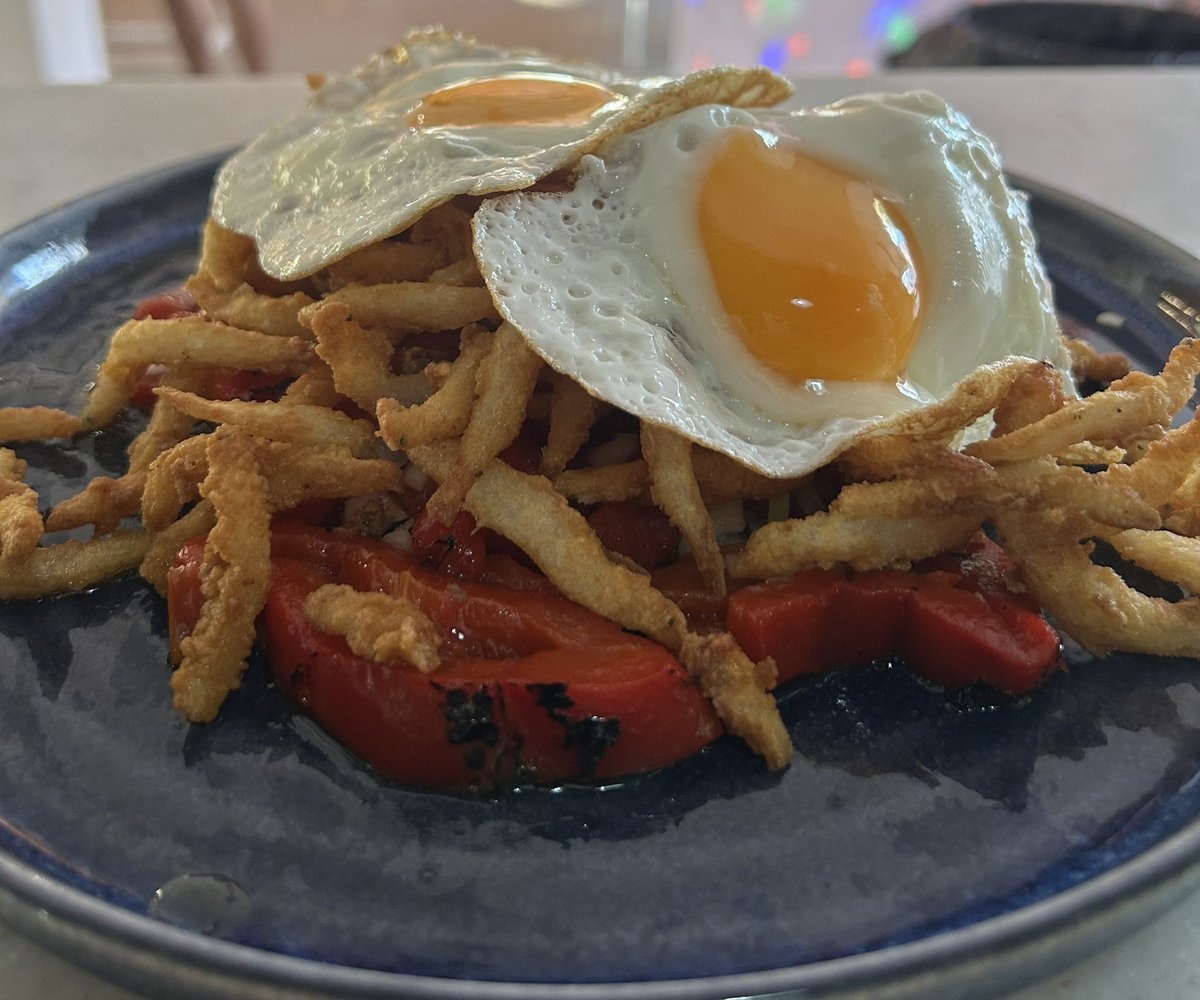 KioskoLago's tweet photo. Cositas nuevas en la Terraza bar el lago las noches en nuestro horno de carbón estamos preparando nuevas pizzas como Diavola o la barbacoa donde nuestra masa es nuestro mayor secreto y una incorporación tamb a la nueva carta los chaquetes con huevo campero y pimientos asados 😊 https://t.co/gNpkxBI9sF