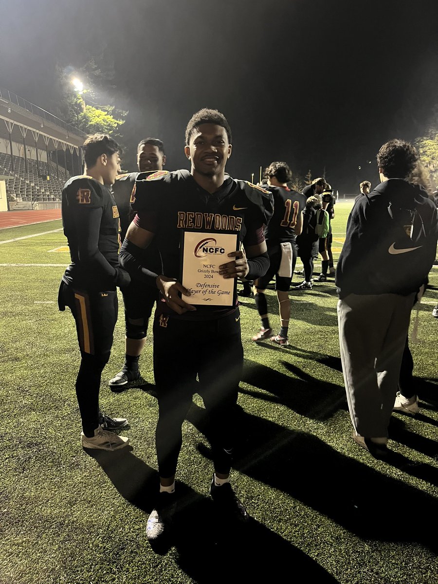 Honored to be announced defensive MVP Of 2024 Grizzly Bowl !!! Back to Back champs 💍 thank you to all that helped and was apart of my journey throughout my years <a href="/_CR_Football/">College of the Redwoods Football</a> <a href="/Coach_Ddub/">Damaro Wheeler®</a> <a href="/CoachJWhite1/">CoachJWhite</a> #JUCOPRODUCT #TrustTheProcess