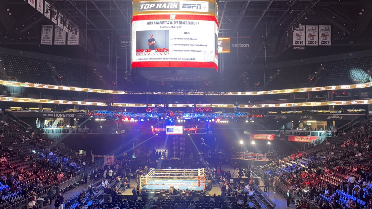 _loveealee's tweet photo. Fight night Valdez vs Navarrete 🥊 @oscarvaldez56  #TopRankGiveaway https://t.co/INHztz93PV
