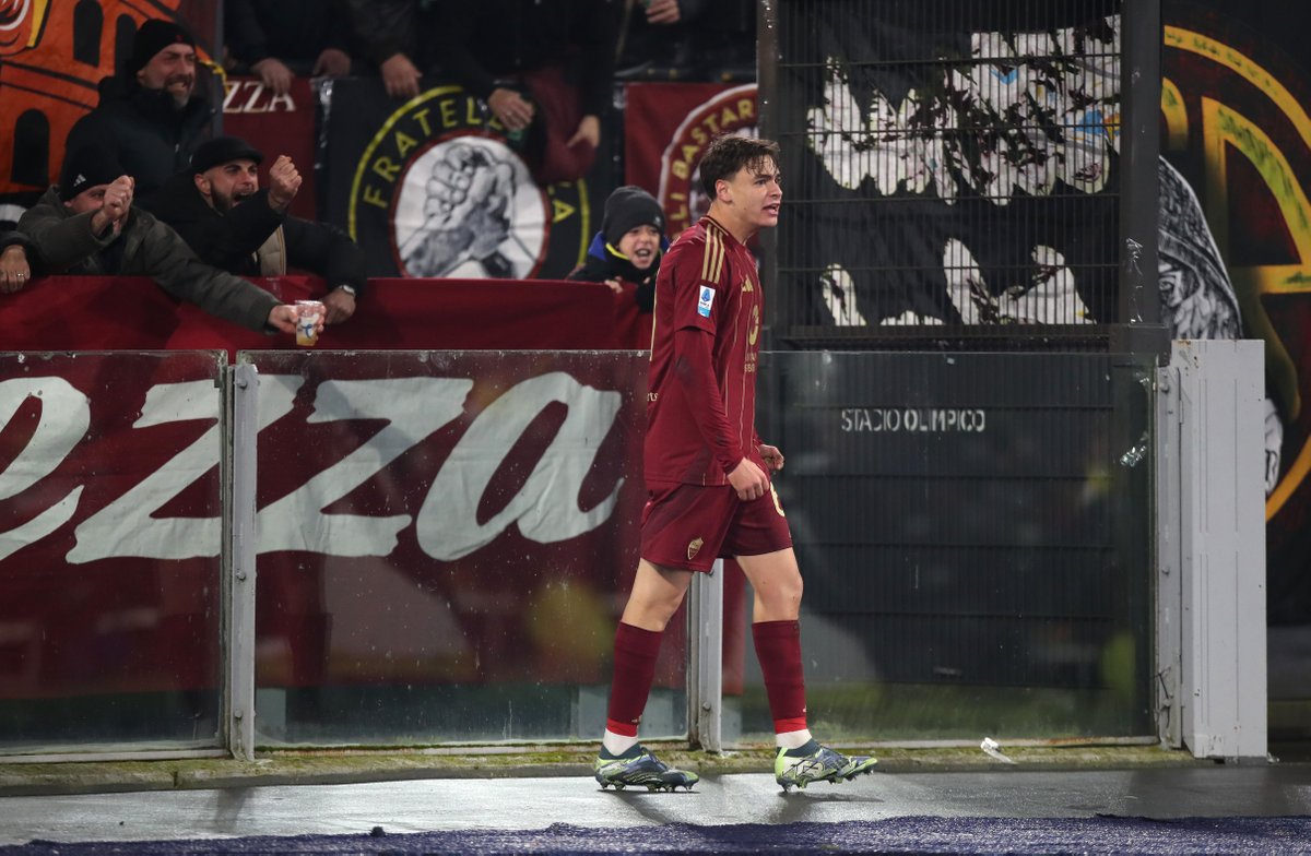 SerieA_EN's tweet photo. The boy from Rome 🥹⚽

#RomaLecce 3-1 https://t.co/U4dPCHdby1