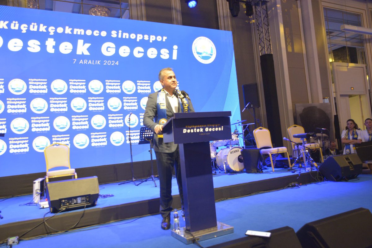 KcekmeceKymklik's tweet photo. Kaymakamımız Mustafa ANTEPLİOĞLU, Küçükçekmece Sinopspor Destek Gecesi’ne katıldı.

Takımımıza başarılar diliyoruz…

@anteplioglu76 https://t.co/gyje2fb3hu