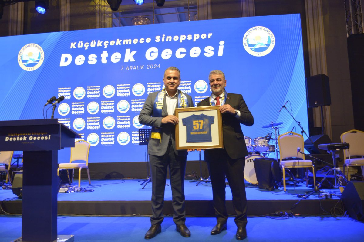 KcekmeceKymklik's tweet photo. Kaymakamımız Mustafa ANTEPLİOĞLU, Küçükçekmece Sinopspor Destek Gecesi’ne katıldı.

Takımımıza başarılar diliyoruz…

@anteplioglu76 https://t.co/gyje2fb3hu