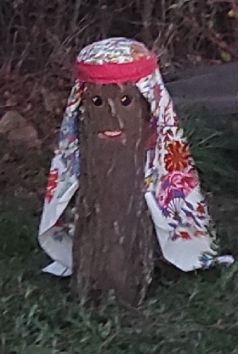 HectortillaFR's tweet photo. El nacimiento que han montado con troncos en un pueblo cercano https://t.co/F7yfcM21wc