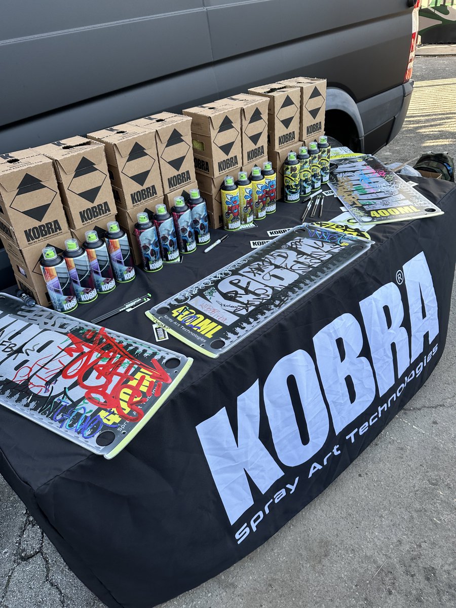 Ab0v3_1's tweet photo. Shoutout @KOBRAPaintUSA for a fire wynwood event on the block and @JEKS_NC for the new can #kobra #jeks_nc https://t.co/38XTFmmiU5
