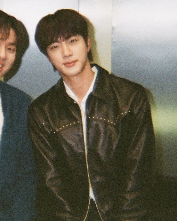 jinslookbook's tweet photo. the type of pictures you keep in your wallet https://t.co/axTqIOwEH6