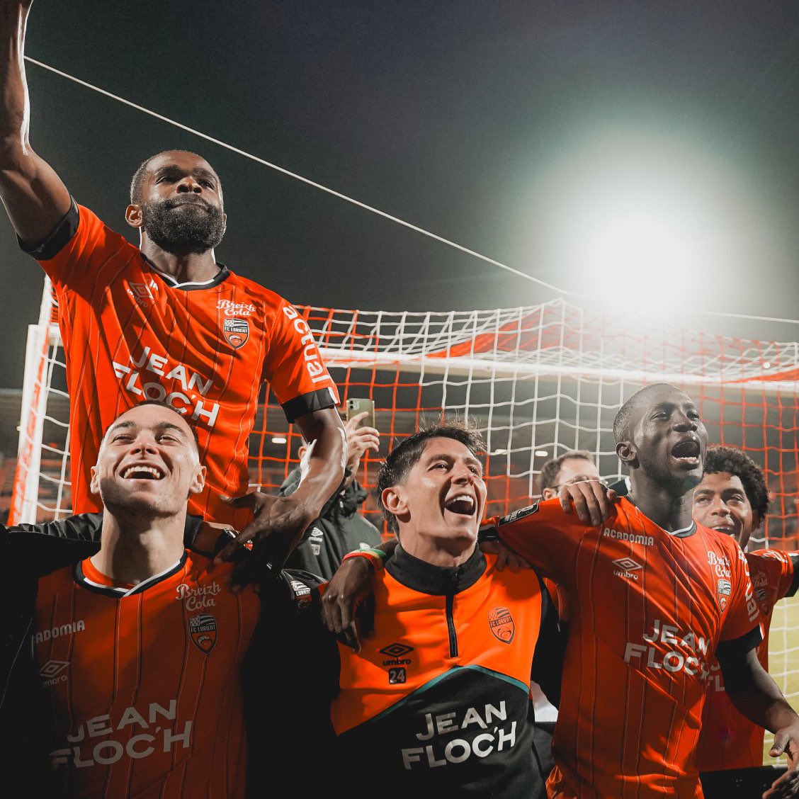 RaphaelLeCorre's tweet image. 🔒 @Abergellaurent nous habitue au bon, au très bon, à l’excellence… encore une fois

👌 97 ballons
👟 77/82 à la passe (94%)
⬆️ 14 vers 1/3 off
⏫️ 13 passes progressives
🧲 11 récupérations
🕸️ 2 interceptions
❌ 3 dégagements
✂️ 2/2 au tacle

#FCLESTAC #FCLorient #OptaRapha