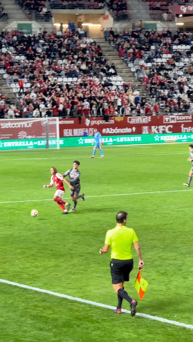 Lo de #pedrobenito es muy 🔝
vm.tiktok.com/ZGdMepoCU/