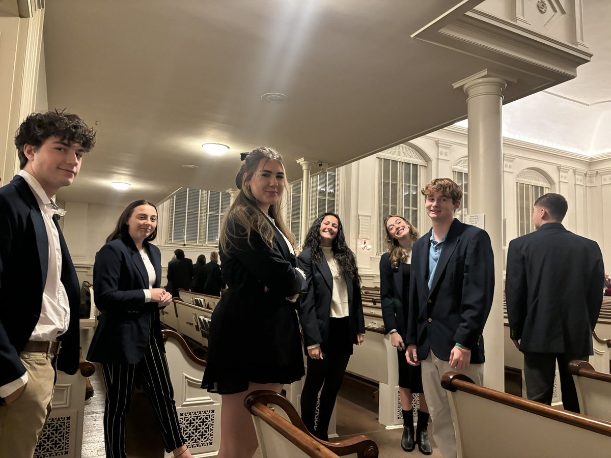 MoravianTennis's tweet photo. Carrying on the tradition ✨ The teams volunteering at Moravian Christmas Vespers 🕯️💙 #candlelight #MoravianVespers https://t.co/YcW345rIvU