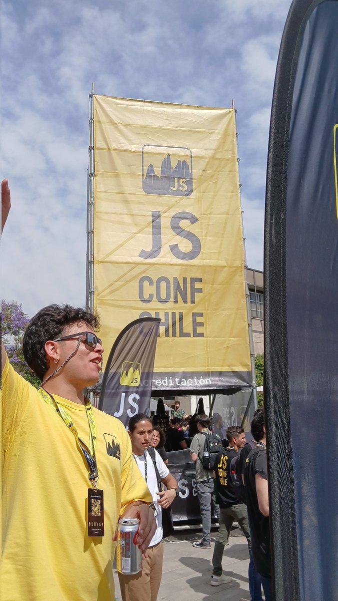 fnaquira's tweet image. #jsconfcl increíble la @jsconfcl de lujo