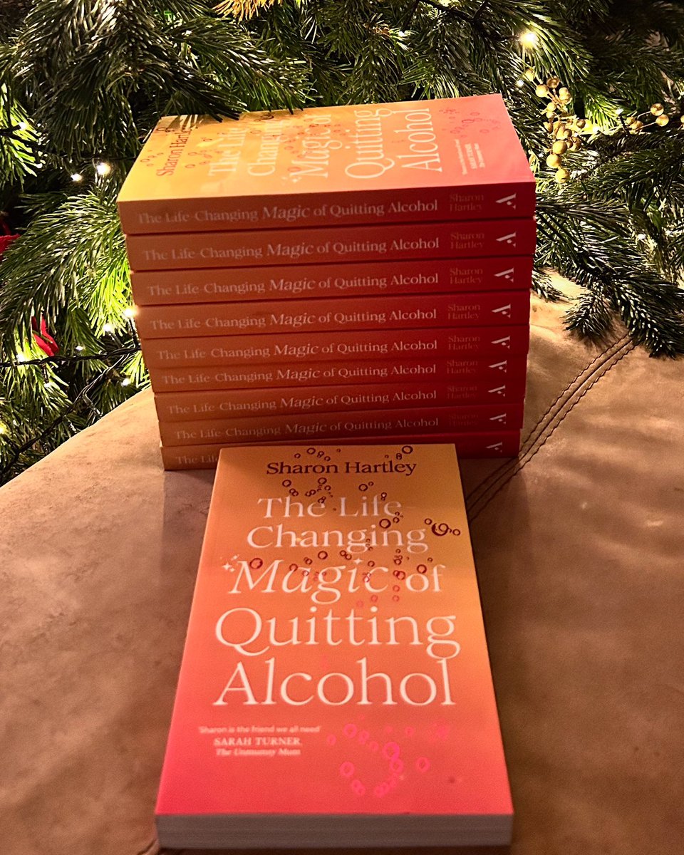 I’ve got my first copies of my book! 😭

The Life-Changing Magic of Quitting Alcohol is released in the UK 2nd Jan and in the USA 11th Feb! 

See my Facebook &amp; Instagram for details of a fab pre-order prize draw! 

You can pre-order here: 

geni.us/Lifechangingma…

Thank you 🧡