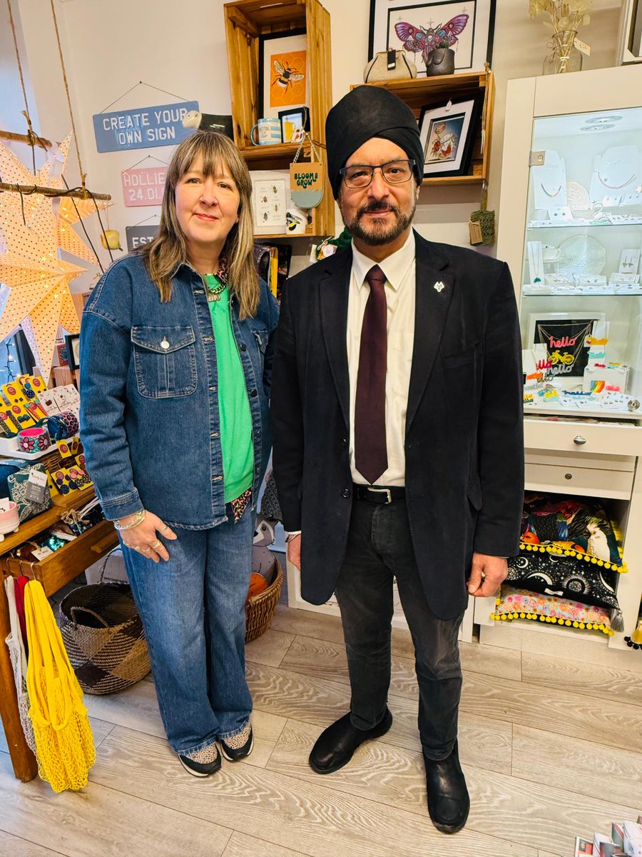 Lovely to meet Roy at Windsor Avenue Toys and Sarah at Crafty Happenings in Penn, Wolverhampton on Small Business Saturday, providing the personal touch to customers, where they can have a chat, and see and handle exactly what they are buying, for a wonderful shopping experience.