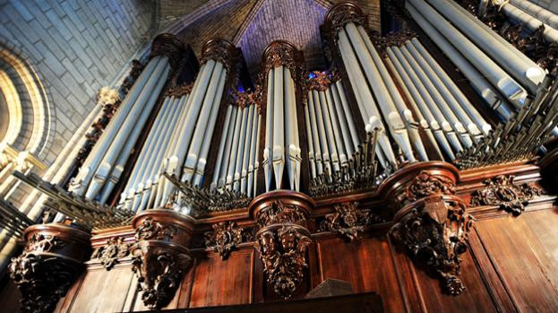 BrownBrandon503's tweet photo. MY EARS ARE BLEEDING!!!

I'm sorry Olivier, but your bold choice of organ music at the Notre Dame Cathedral reopening is a bit rough. https://t.co/nrOF7dfuEs