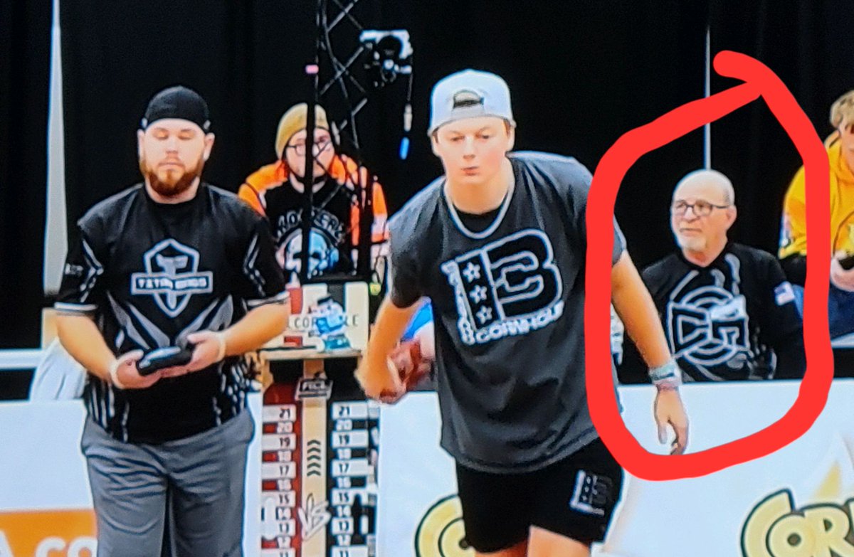🔍 I spy an Addict on the live stream!  💪 Good luck this weekend 🍀
#AddictsFamily #cornholeaddicts #cornholeapparel #feedyouraddiction