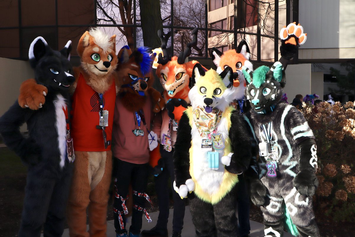 JBurg115's tweet photo. #MFF2024 #StarcaneSaturday fursuit family meetup! i love you all so much <3 https://t.co/92J8uwhbLc