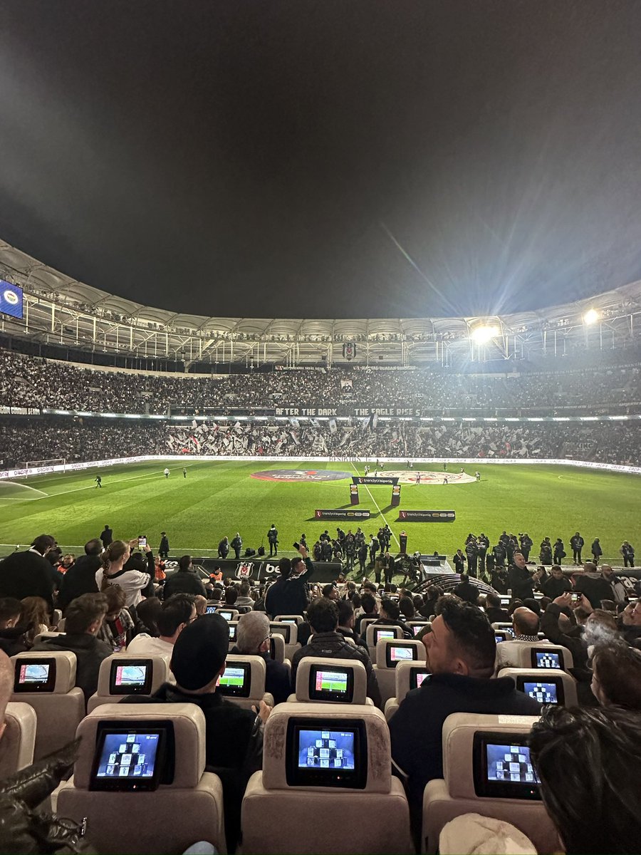 Sevinmek için Sevmedik. 🤍🖤