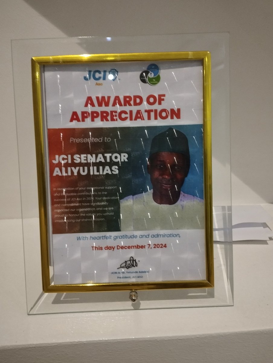 NCS_Awards's tweet photo. #JCIsenator Service to humanity is the best work of life, thank you #JCIAso #JCINigeria   #JCI and Yétúndé Adébísí https://t.co/GH8I7ZnWOn