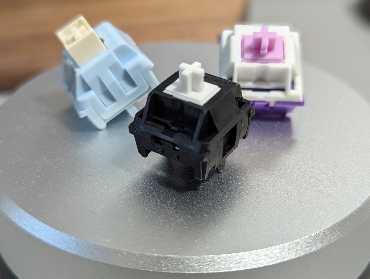 techmech_'s tweet photo. 品切れだった KEEBSCAPE X HMX SNOW CRASHが補充されていたのでポチリ
#keyboard #自作キーボード #Unikeys #Keebscape #keyswitch #CherryMX #HMX https://t.co/iOW6QiOuwQ