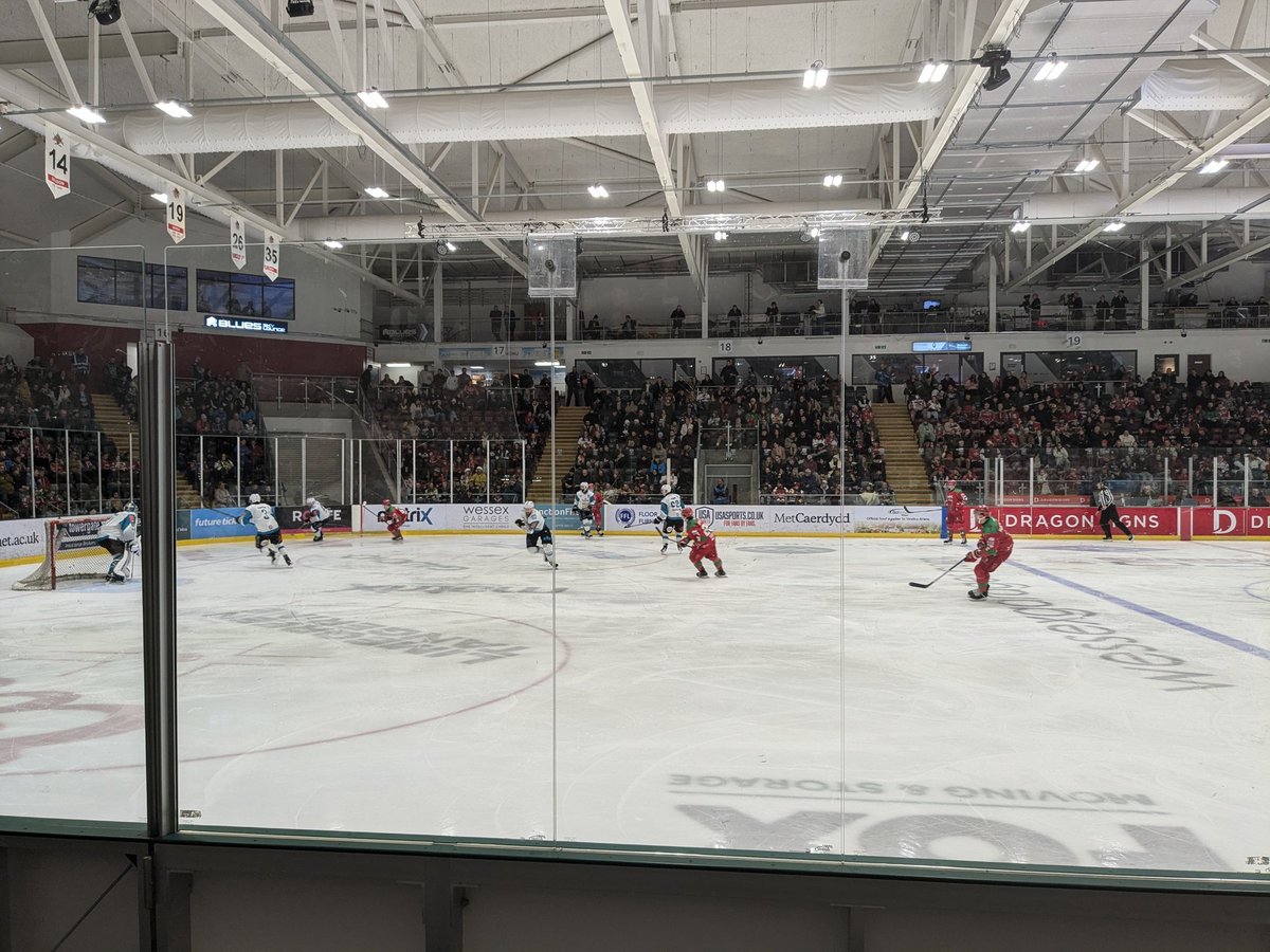 SupperCardiff's tweet photo. Merry Christmas everyone! Dinner at @sultan_cardiff and entertainment from @cardiffdevils. Another brilliant supper club! https://t.co/94uVkshwzR