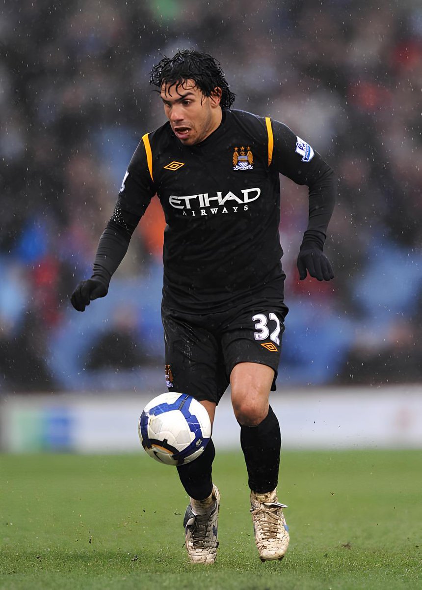 Carlitos Tevez no Manchester City.

Nostálgico!