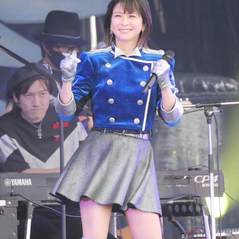 ZanEngineer's tweet photo. ← 54歳

→ 55歳

森高千里の方が１歳年上。 https://t.co/SpUFLAQ1ne