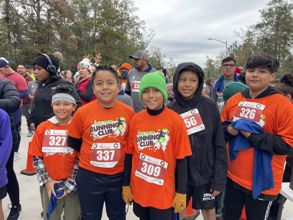 RiverPinesPE's tweet photo. A few pics of the kiddos before the race https://t.co/Z4Ji4GGb8J