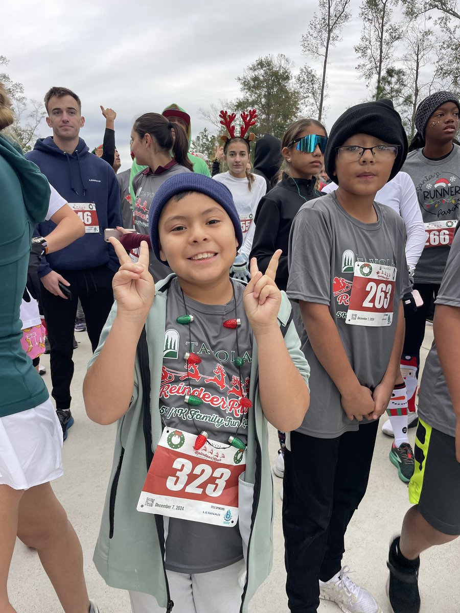 RiverPinesPE's tweet photo. A few pics of the kiddos before the race https://t.co/Z4Ji4GGb8J