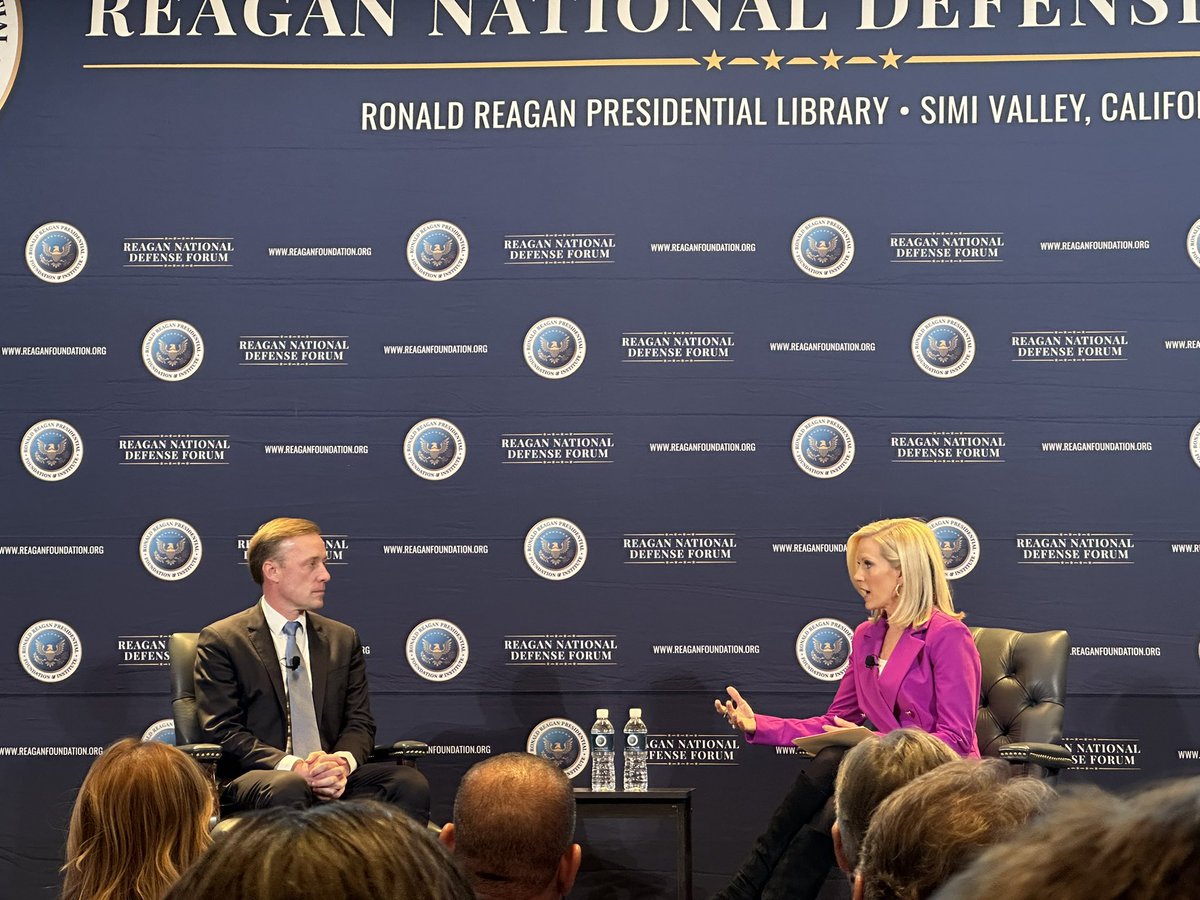 jasweetiii's tweet photo. Happening now: @JakeSullivan46 and @ShannonBream! https://t.co/WNY4BLiYnb
