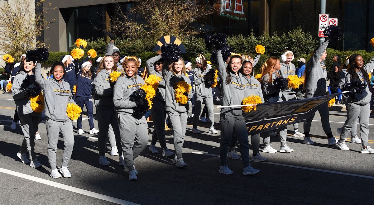 FancyfromGSO's tweet photo. 2024 Greensboro Holiday Parade @greensborocity #UNCG @UNCGCheer @UNCG https://t.co/hxlQ4HeO3b