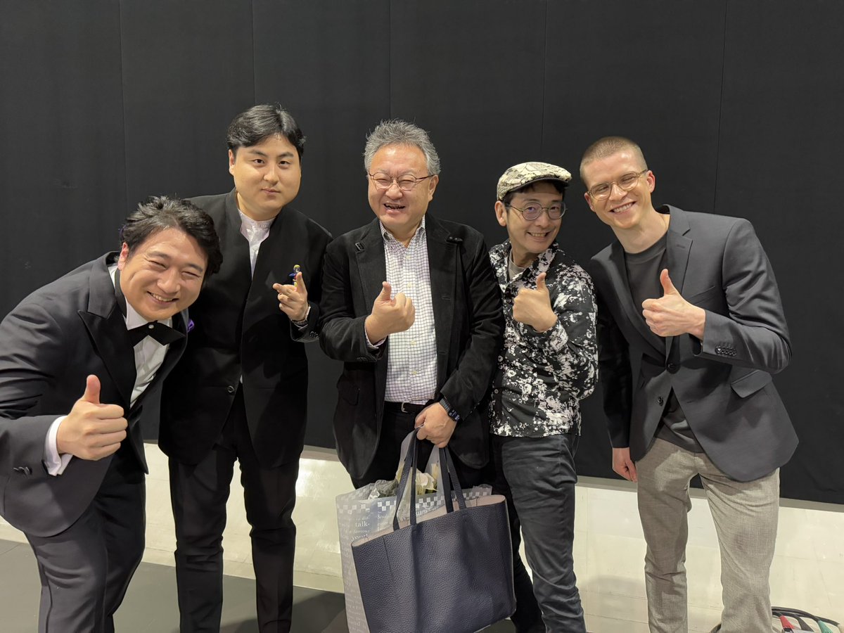 I participated as a judge of the INDIE Live Expo Awards in Japan.
A heart stabbing masterpiece that you can never forget is always born from madness that races beyond logic. I sincerely hope to see such amazing moments often in the future. Cheers!