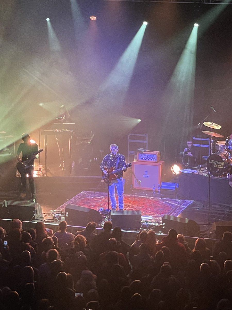 JoPowellView's tweet photo. @Lightning_Seeds @LpoolOlympia Beautiful vocals, awesome rug 🧡😘 https://t.co/dsaCCFhmJf
