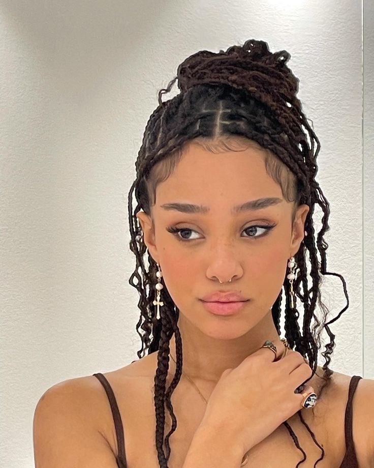 manonloops's tweet image. Things meret manon did before debuting in Katseye; a thread