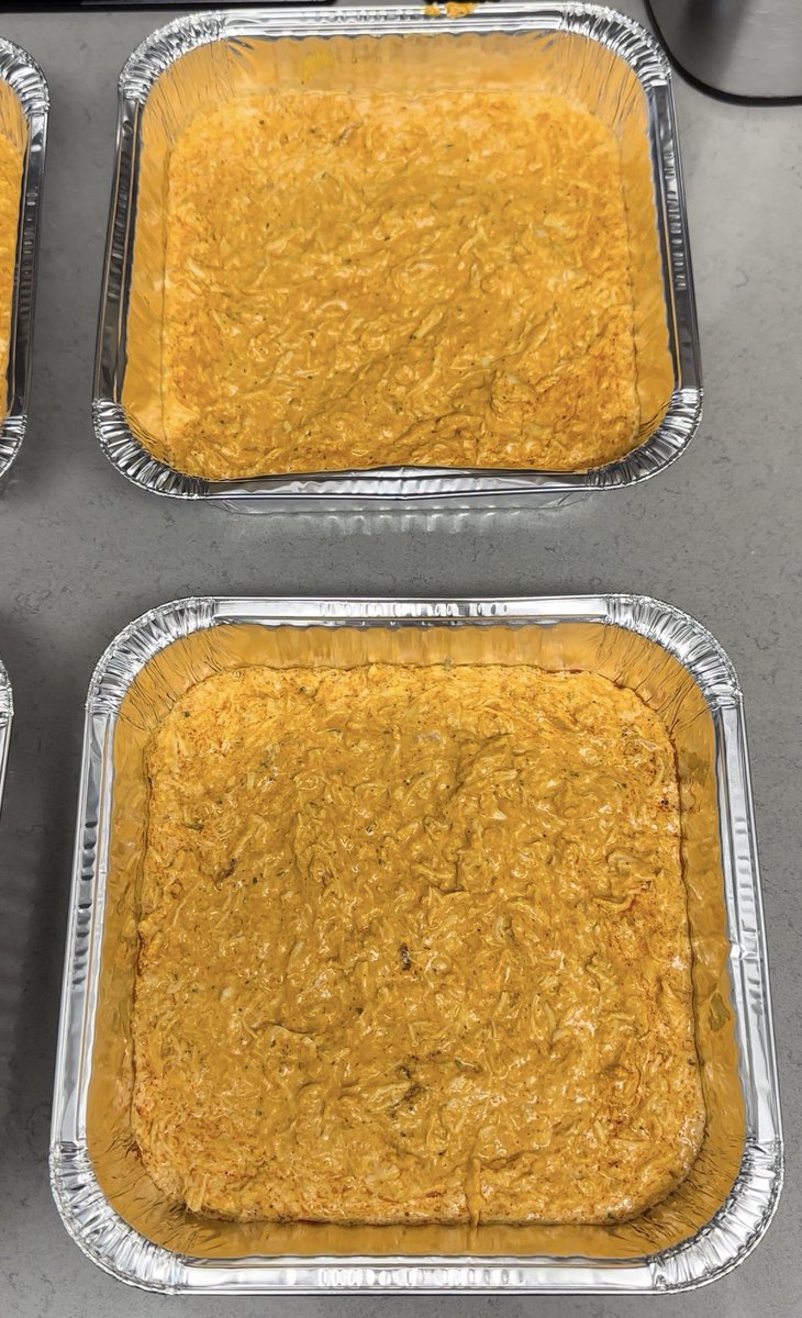 _JV_____'s tweet photo. this why y’all gotta get with me👩🏽‍🍳💪🏽

i use Antibiotic Free + Vegetarian Fed chicken breasts, roast and hand pull/shred the chicken myself, and grate the Pepper Jack cheese myself too! 

the combo &amp; the cheese pull is ELITE😋 https://t.co/tjN8VuhQkX