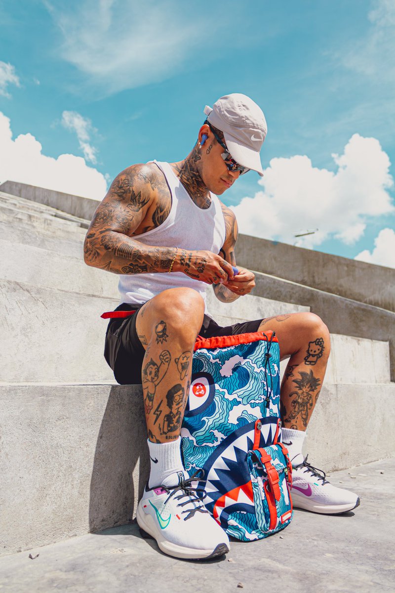 Los ganadores nunca renuncian, y los que renuncian nunca ganan, por eso el trabajo duro vence al talento cuando el talento no quiere trabajar duro. 🏆🧠🔋