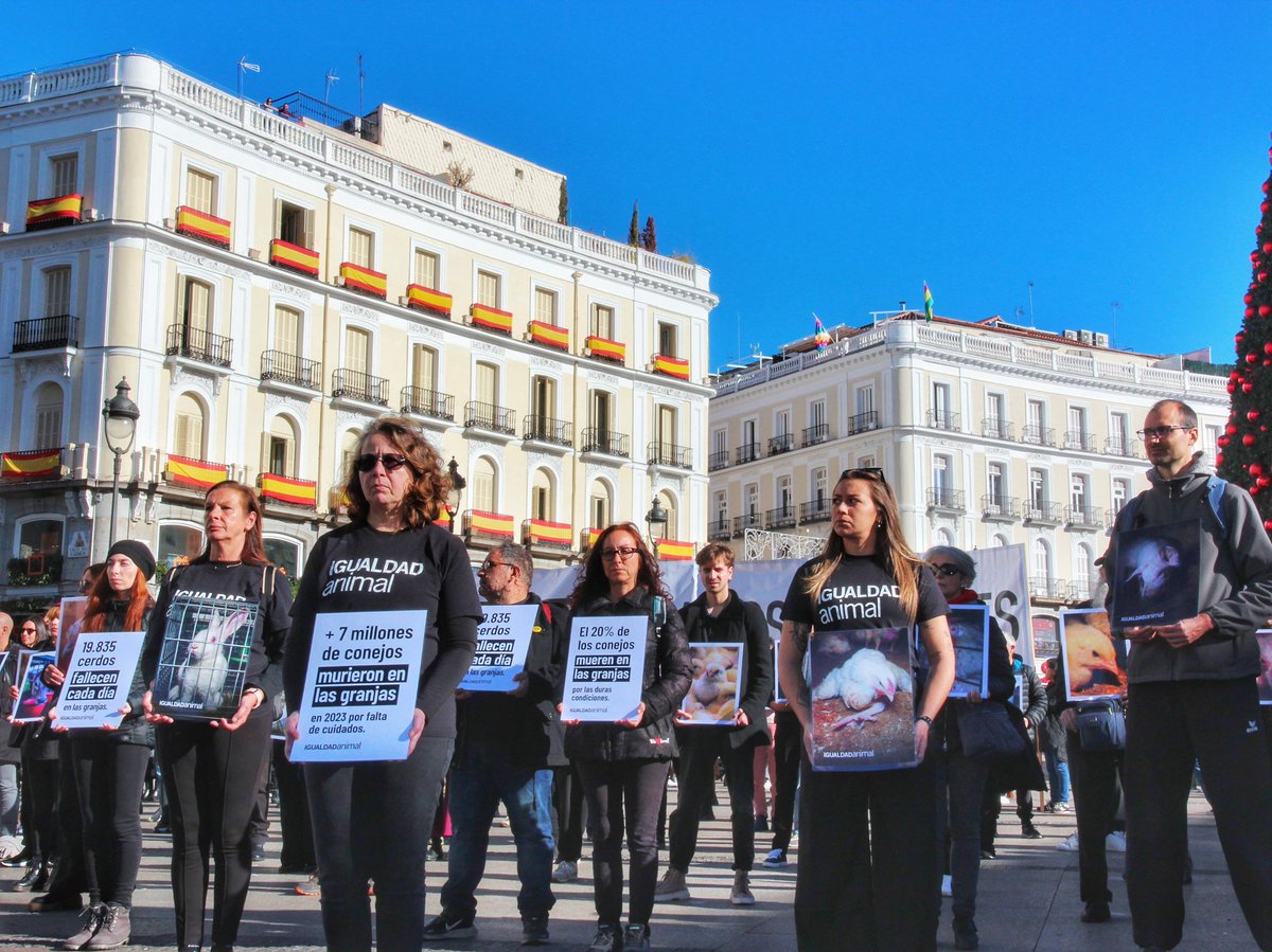 Nos sumamos al grito silencioso por el día internacional de los derechos de los animales con <a href="/igualdadanimal/">Igualdad Animal</a>.
Porque los animales de granja sufren y se merecen una vida digna. 
#noalmaltratoanimal 
#animalesvivos 
#animalesvivosylibres 
#noalespecismo