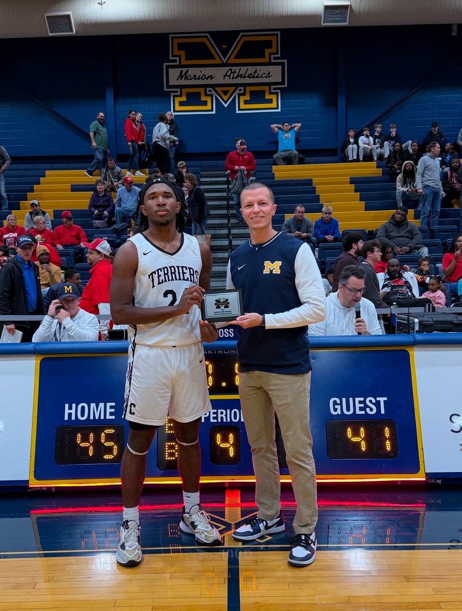 Legence Bank Shootout GM3:
Effingham 45 Carbondale 41 Final
Congrats to the Terriers! Your Game 3 MVP is Mikaden Greene!
<a href="/RRSportsCentral/">River Radio Sports Central</a> <a href="/section618/">Section618.com</a> <a href="/1035ESPN/">1035ESPN</a> <a href="/wmixsports/">WMIX Sports</a> <a href="/WGGH_Radio/">WGGH Radio</a> <a href="/STLhssports/">STLhighschoolsports</a> <a href="/areasports/">AreaSports.net</a>