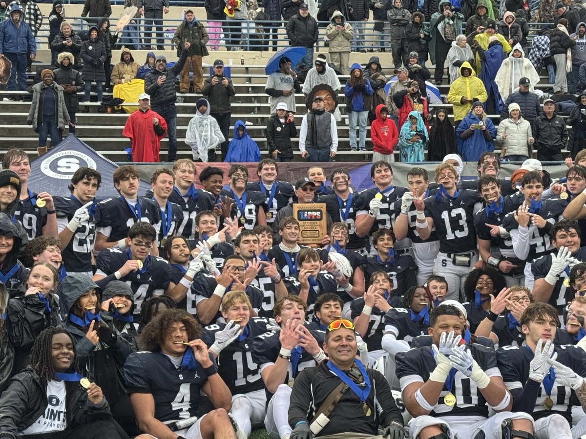 texashsfootball's tweet image. The @PTFFootball are the  #TAPPS D2 State Champions!
Final Score 21-3
@lettermans_ptf @coachbeck_ptf @PTFAthletics