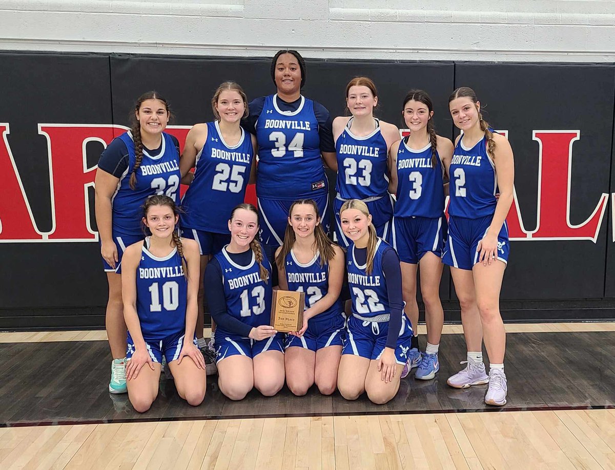 Lady Pirates beat Eldon 58-57 to finish 3rd. Found a way to win when we were short handed. Bella Imhoff stepped up big time today with 21 points, followed by Katie Drummond with 11 and Karagyn Cooper with 9. Olivia Davis with a big impact off the bench in the second half.