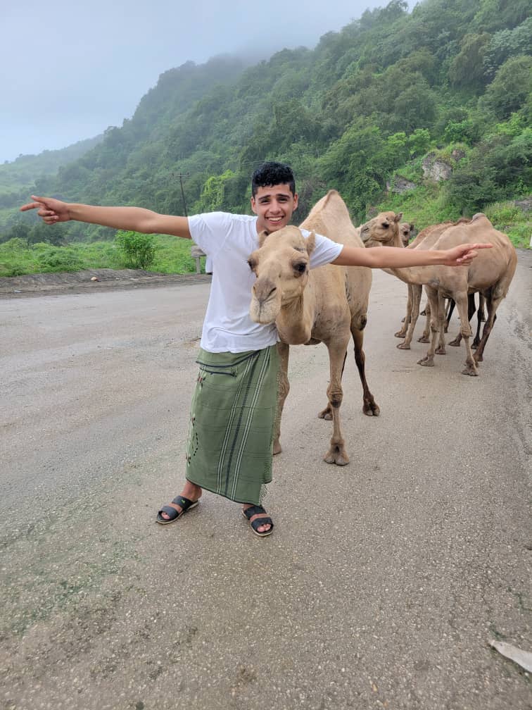 '

لا تنتظر السعادة لتبتسم ولكن ابتسم وسوف تكون سعيدا، ابتسم وكن على ثقة أن الغد دوما أجمل!