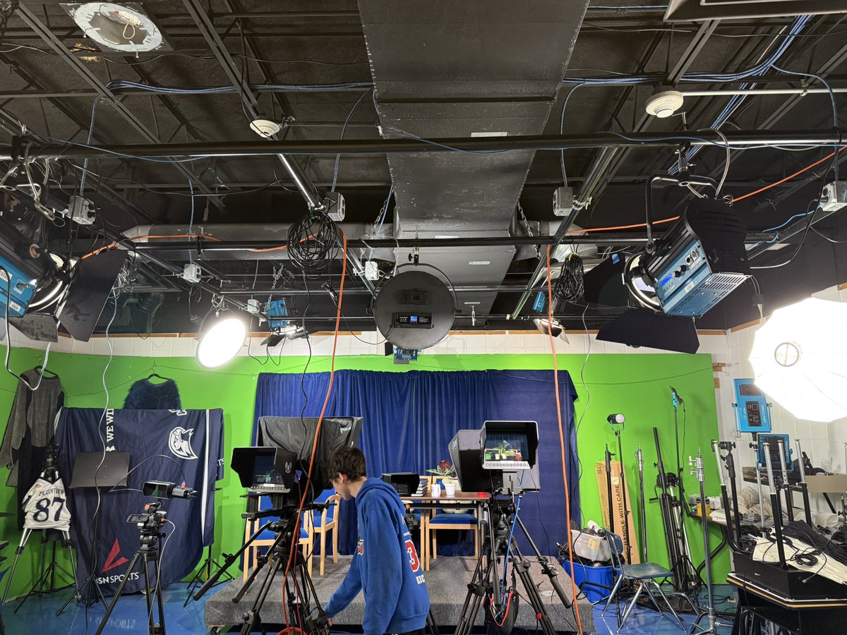 POB Media crew is working on the weekend to bring even better content! Learning with hands on, real world experience, our kids are the best learning from  the best. Expert, Mr. Prinstein, works in the field  for fox news studios! <a href="/marytomeara/">Mary O’Meara</a> <a href="/DrJimBolen/">Jim Bolen</a> <a href="/POBJFK/">POBJFKHS</a> <a href="/POBJFK_Media/">POB Media Club</a>