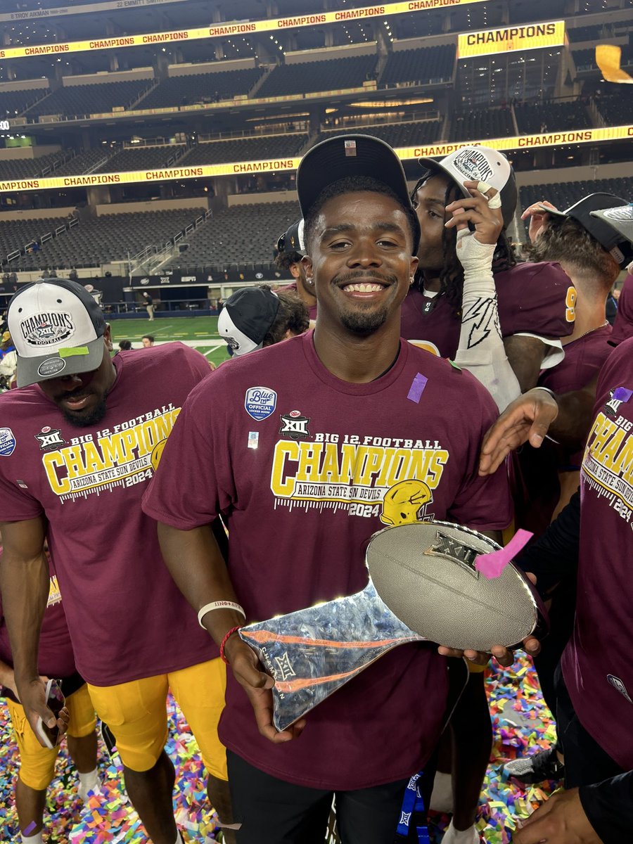 Big 12 Champs! God is good 🔱 <a href="/coacharroyo/">Coach Arroyo</a> <a href="/KennyDillingham/">Coach Dillingham</a>