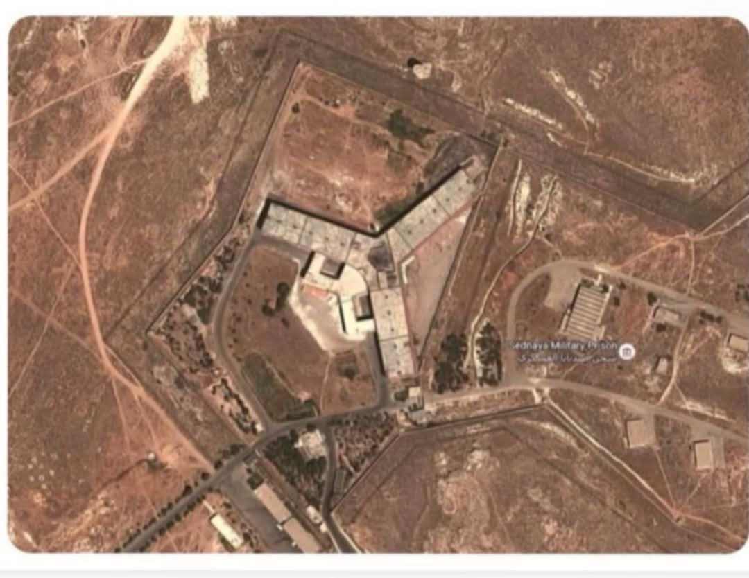 🚨🚨🚨🚨
BREAKING:

Syrian opposition factions are 3 km away from Sednaya Prison in Damascus, known as one of the most notorious prisons in Syria, housing tens of thousands of innocent Syrians.