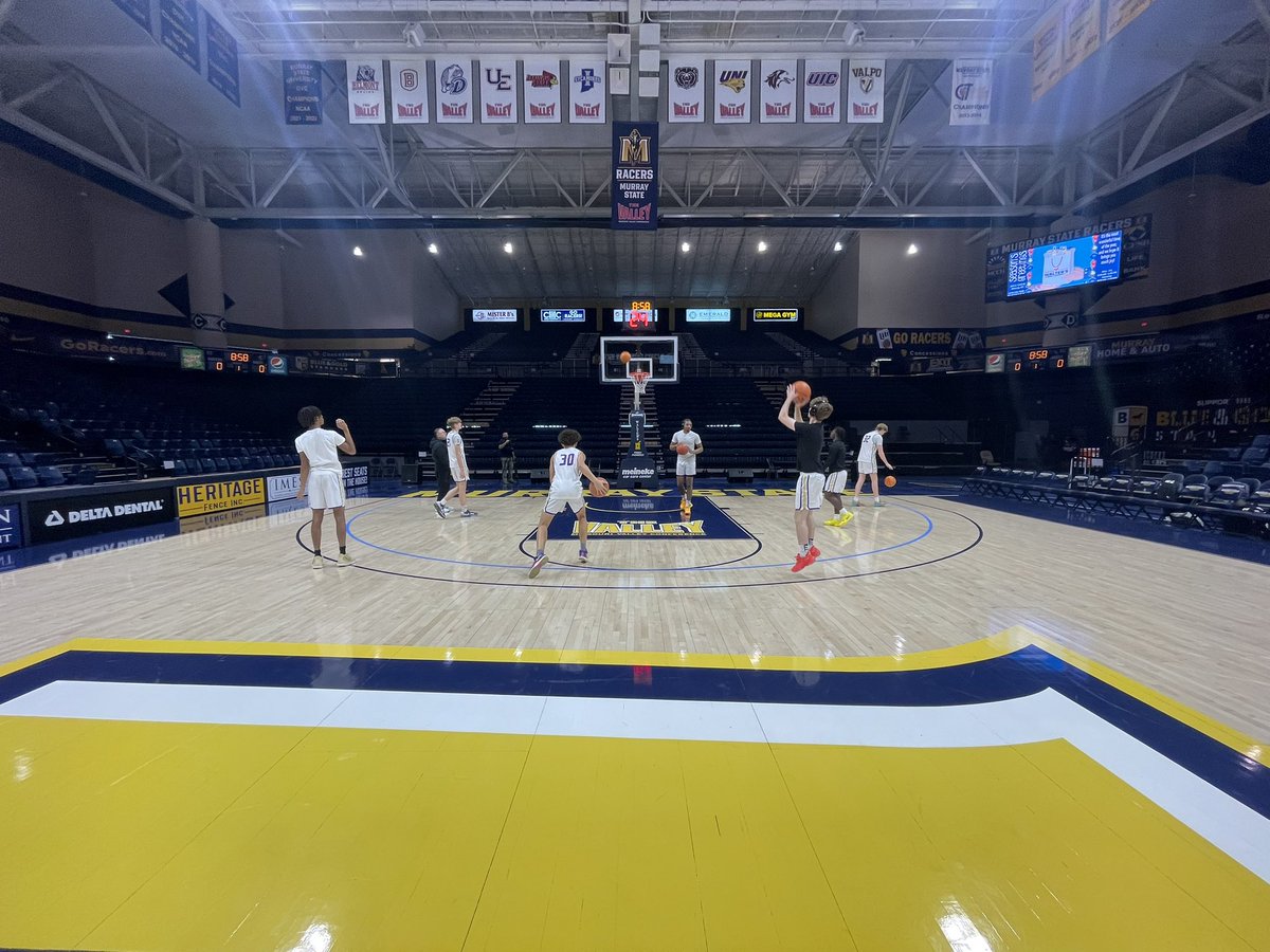 MaleHighBBall's tweet photo. Dawgs are in the building‼️

#ForTheH #WeAreMaleHigh #TheGrindSession https://t.co/rbwz1dda03